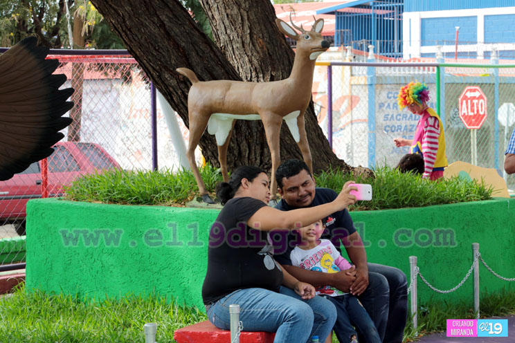 Inauguran hermoso parque en Monse&ntilde;or Lezcano